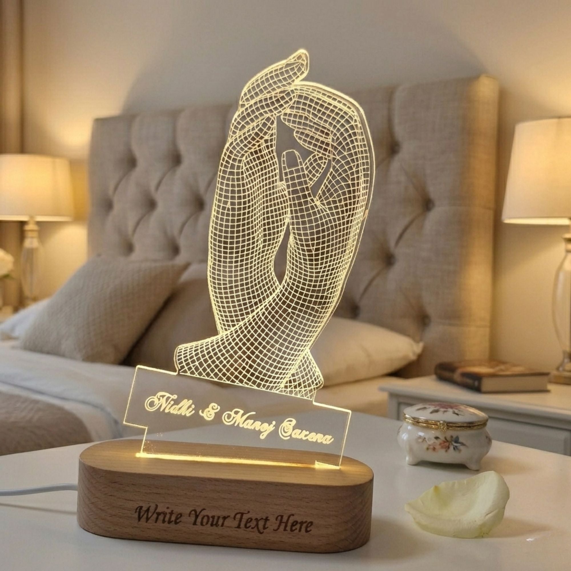 Shayona Gift Shop-Personalized Holding Hands 3D Acrylic LED Night Light – Custom Name Couple Lamp with Engraved Wooden Base, Romantic Anniversary, Wedding & Valentine’s Day Gift