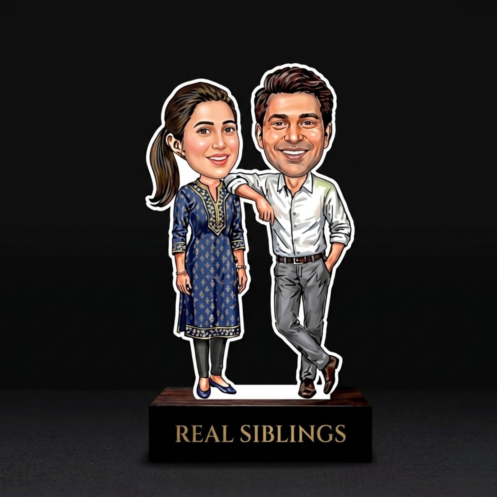 Shayona Gift Shop-Custom Rakhi Gift for Brother and Sister – Personalized Brother-Sister Caricature Cutout with Wooden Stand, Unique Raksha Bandhan Gift for Bhaiya Behen, Sibling
